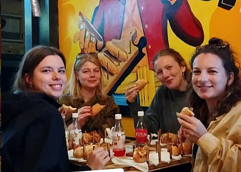 Customers at Le 40 Rabat