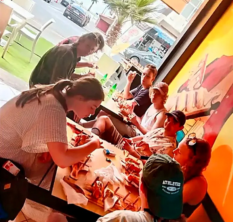 Customers at Le 40 Rabat